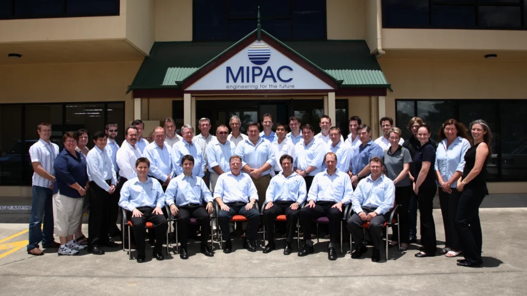Eddie de Rivera wuth Mipac team